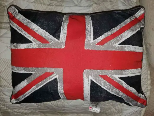 A pillow with the design of the Union Jack flag