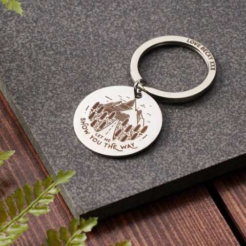 Keyring with mountains