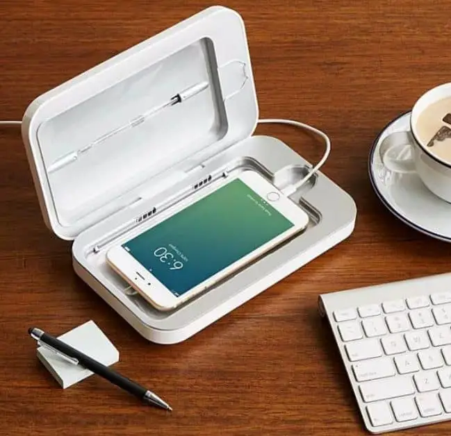 Smart phone sanitizer
